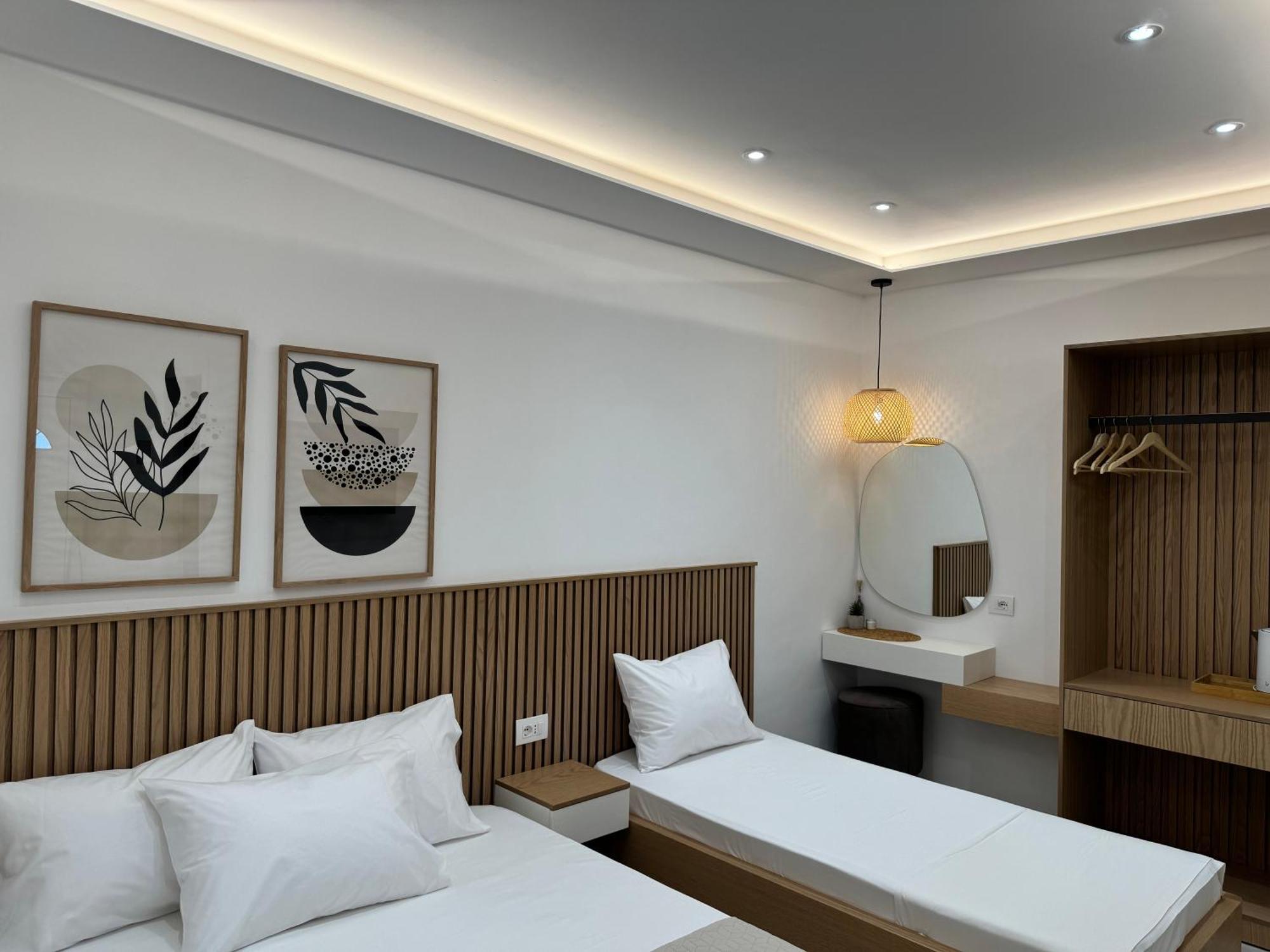 Potami Seashell Hotel Himare Ngoại thất bức ảnh