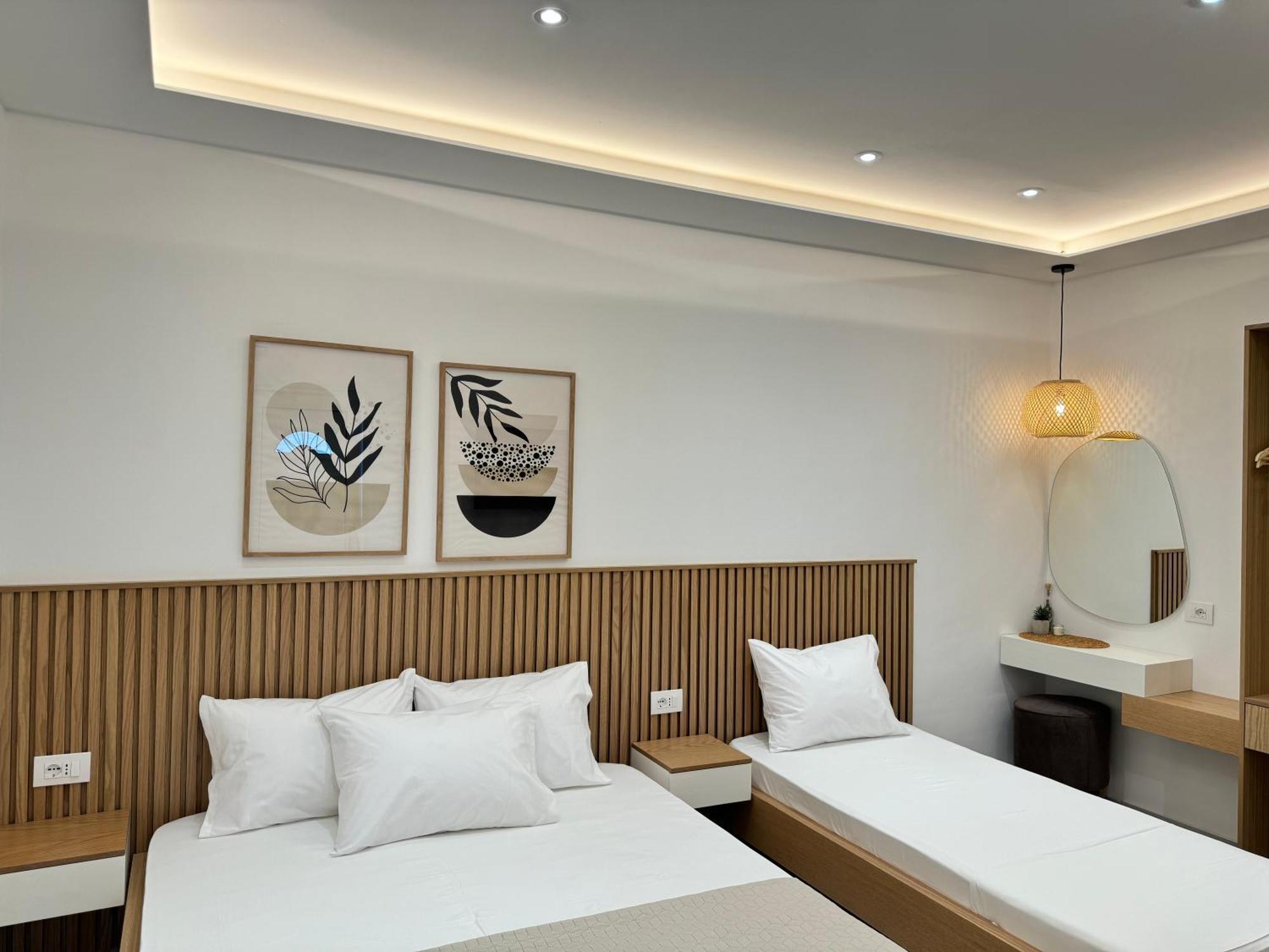 Potami Seashell Hotel Himare Ngoại thất bức ảnh