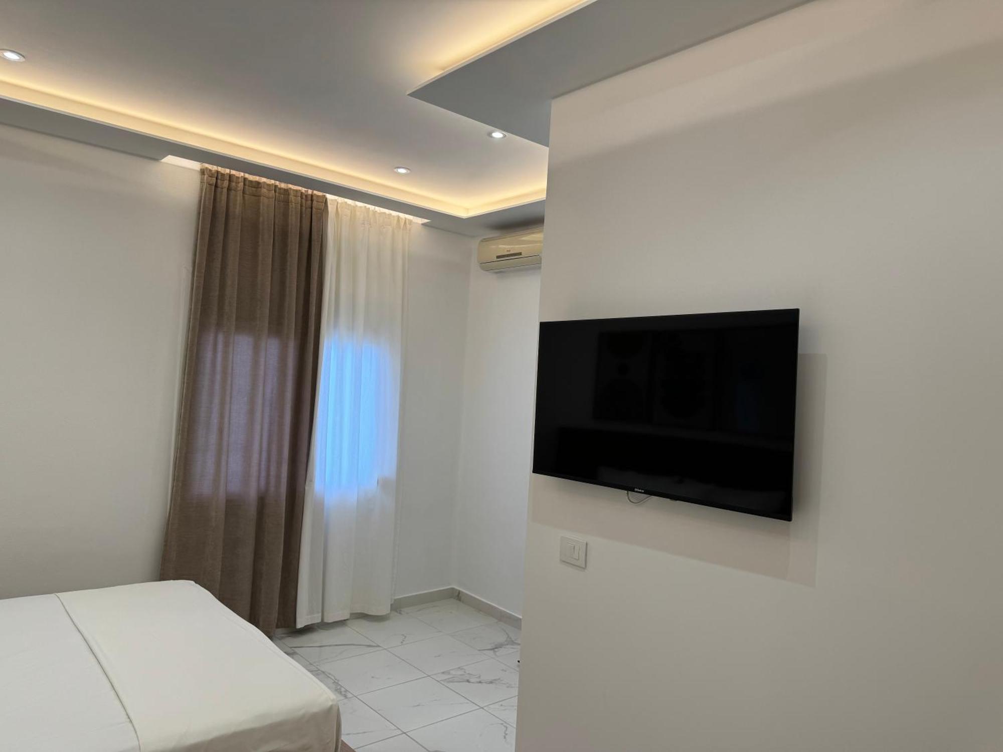 Potami Seashell Hotel Himare Ngoại thất bức ảnh