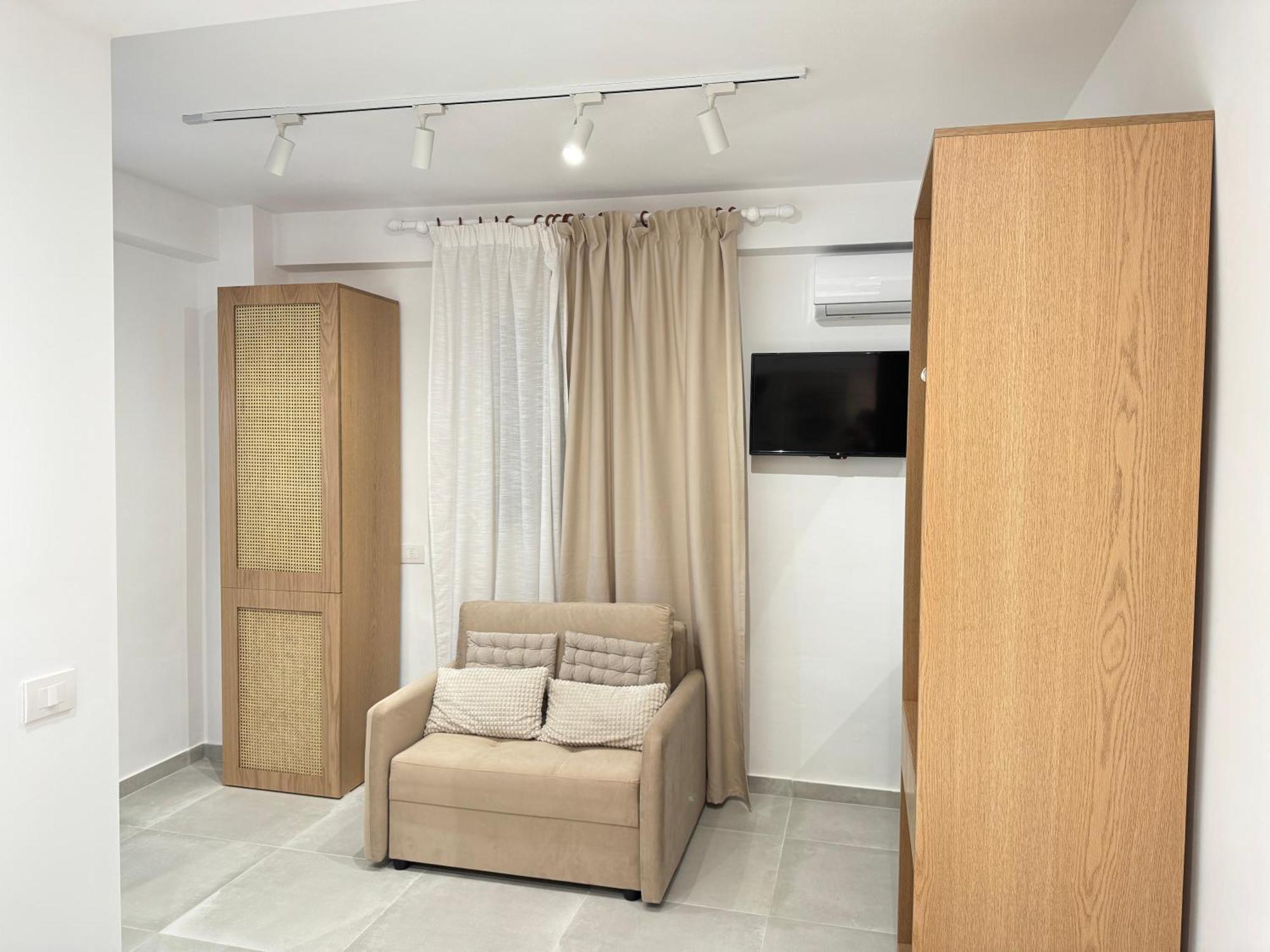 Potami Seashell Hotel Himare Ngoại thất bức ảnh